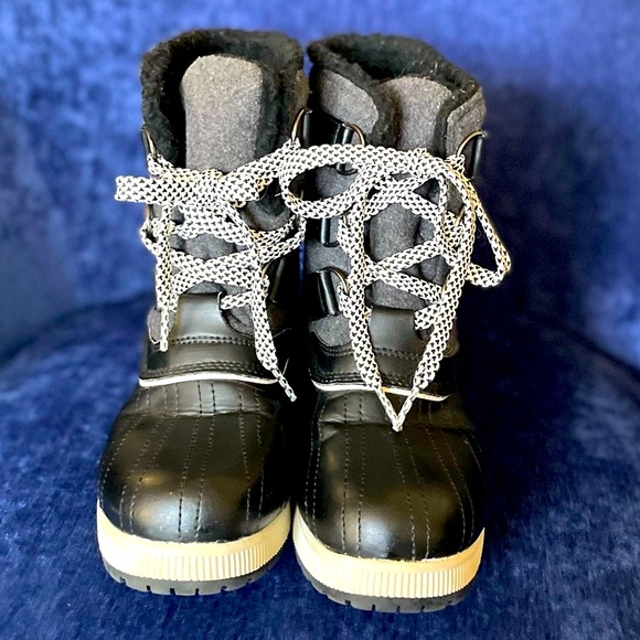 Totes • Kids Snow Boots - Picture 2 of 7